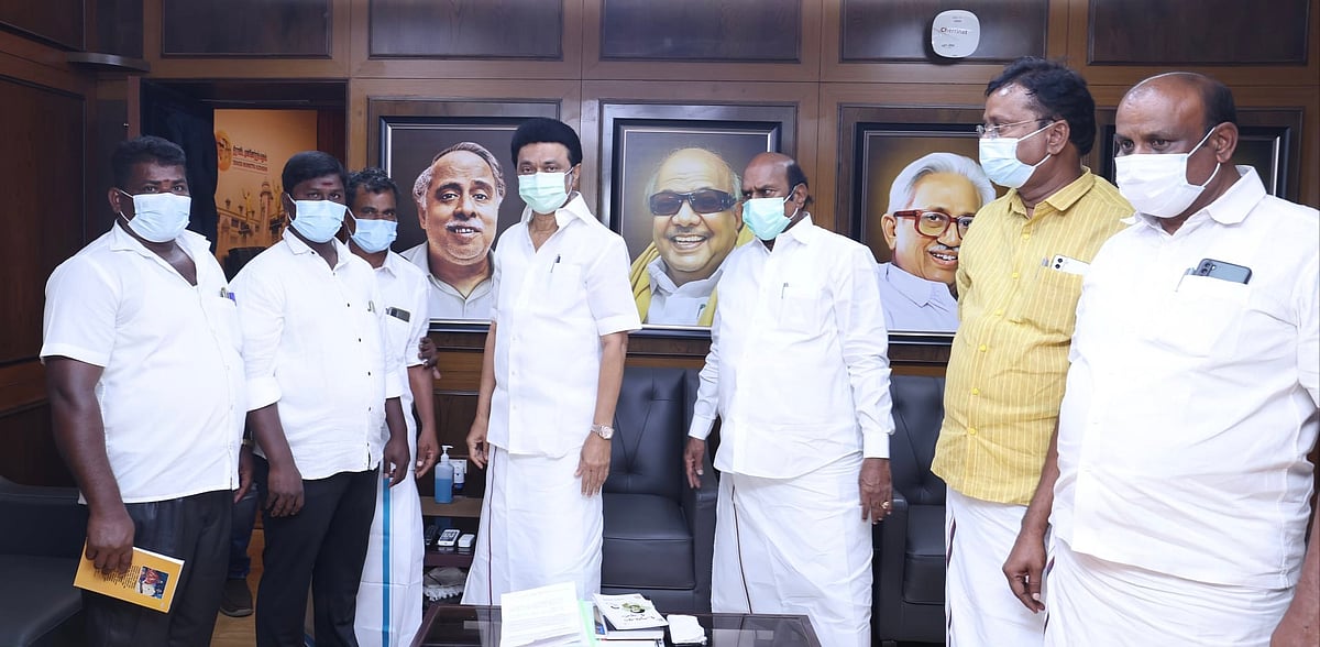 திமுகவில் இணைந்த திருவண்ணாமலை அதிமுக, பாமக கவுன்சிலர்கள் & ஊராட்சி மன்றத் தலைவர்கள்; வரவேற்ற முதலமைச்சர்!