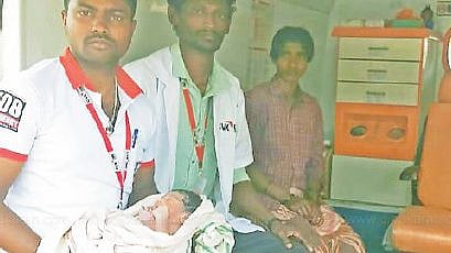 பிரசவ வலியால் துடித்த மலைவாழ் பெண்.. தக்க நேரத்தில் உதவிய 108 ஆம்புலன்ஸ் ஊழியர்கள்: நடந்தது என்ன?