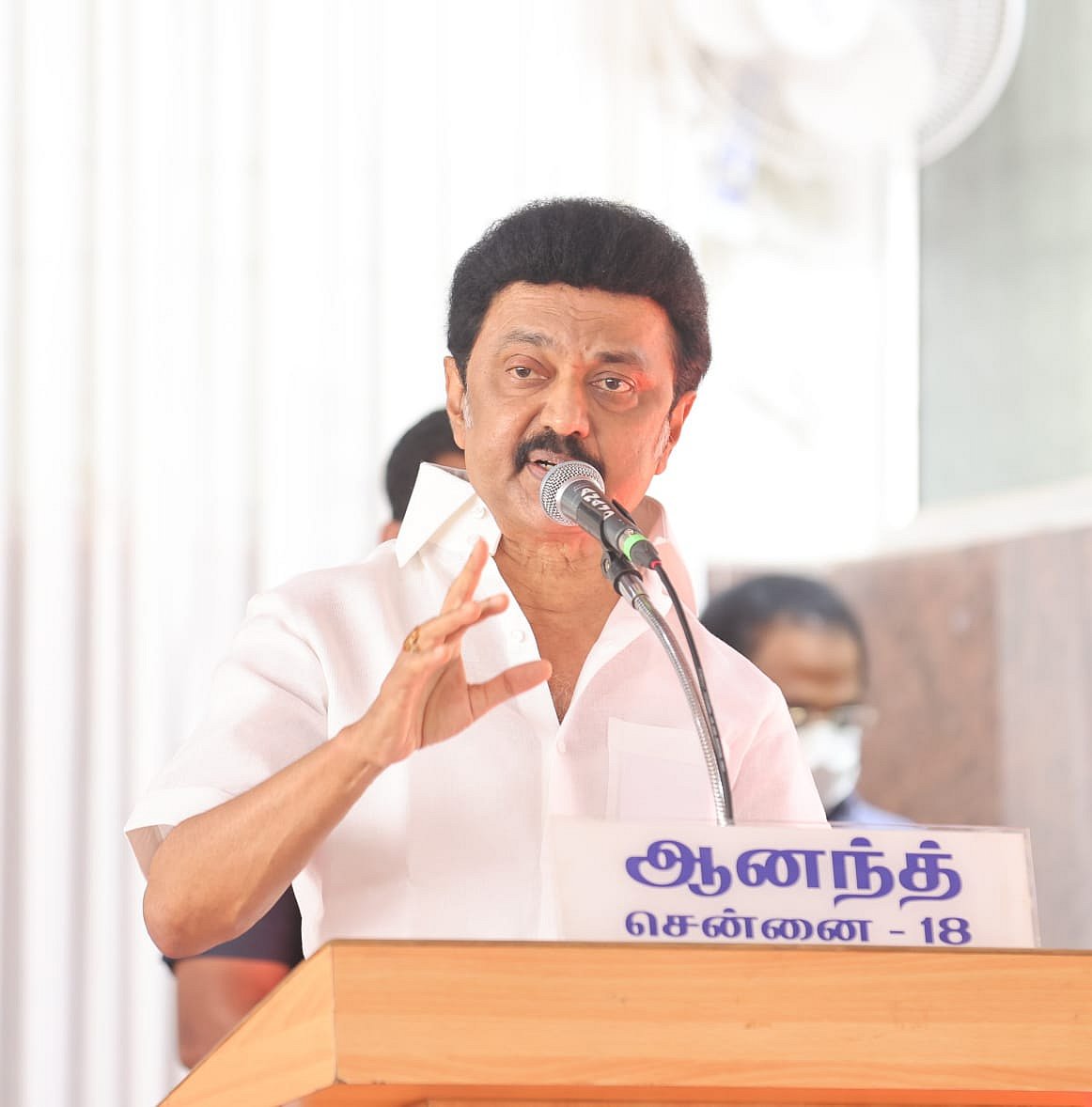 ”தயக்கமின்றி 15-18 வயதுடைய பிள்ளைகளுக்கு தடுப்பூசி செலுத்த அறிவுறுத்துங்கள்” - முதலமைச்சர் மு.க.ஸ்டாலின்