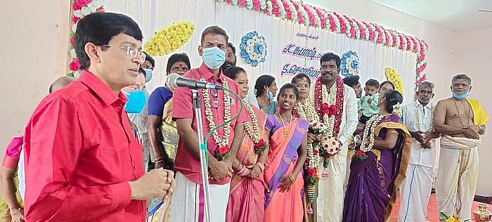 ’நாகை கலெக்டர் → சுகாதார செயலர்’ : சுனாமியால் நிர்கதியான பெண் குழந்தைகளுக்கு ஒளியூட்டிய ராதாகிருஷ்ணன் IAS