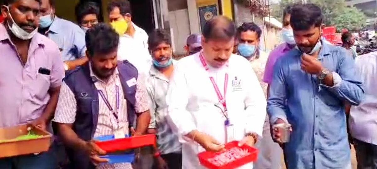 350 கிலோ ரசாயனம் கலந்த பட்டாணி.. அதிரடியாக பறிமுதல் செய்த அதிகாரிகள் : கோயம்பேடு சந்தையில் நடந்தது என்ன?