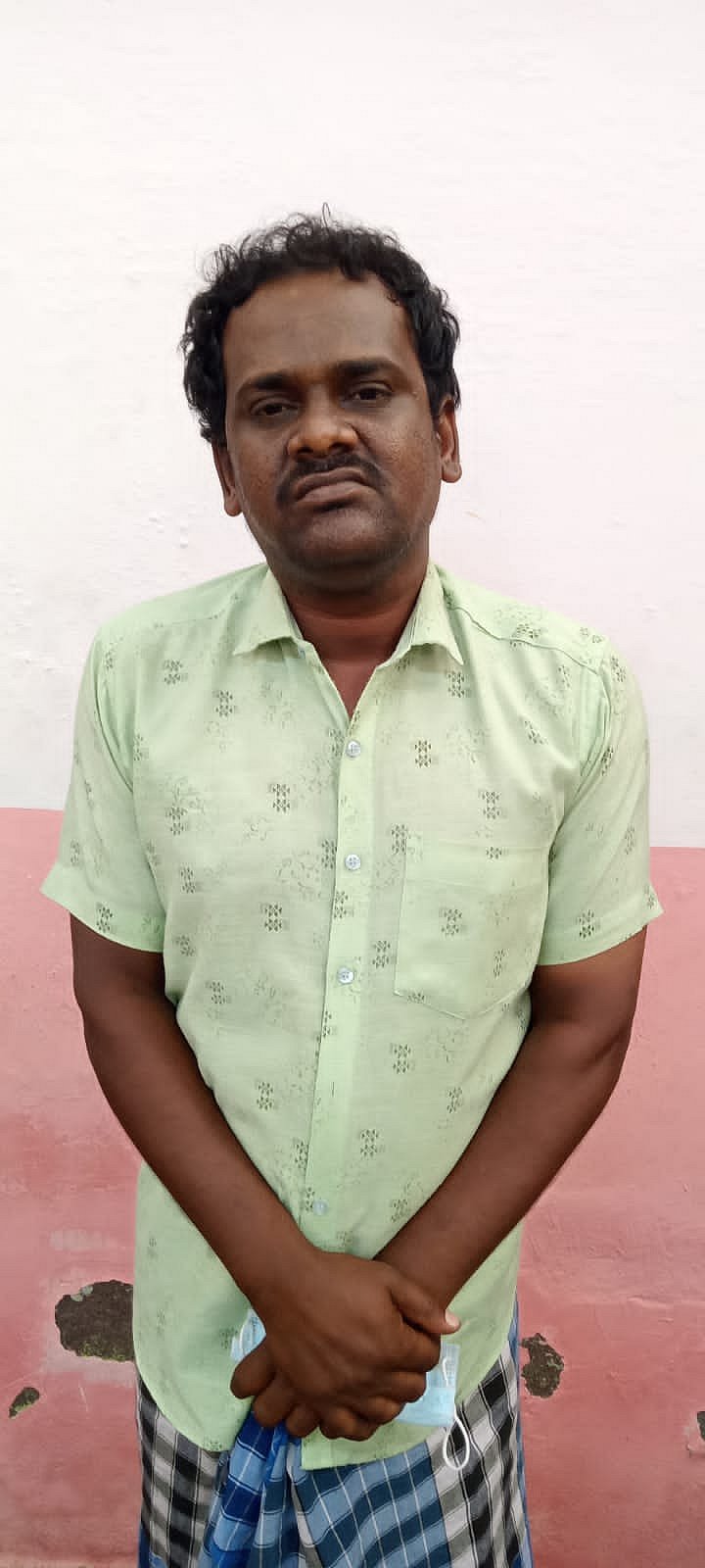 பெரியார் வேடமிட்ட குழந்தைகளுக்கு ஃபேஸ்புக்கில் கொலை மிரட்டல் விடுத்தவரை கம்பி எண்ண வைத்த கயத்தாறு போலிஸ்!