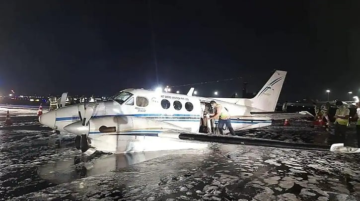 கொரோனா அவசர விமானம் விபத்து : விமானிக்கு ரூ.85 கோடி அபராதம் விதித்து ம.பி அரசு அராஜகம் - நடந்தது  என்ன?