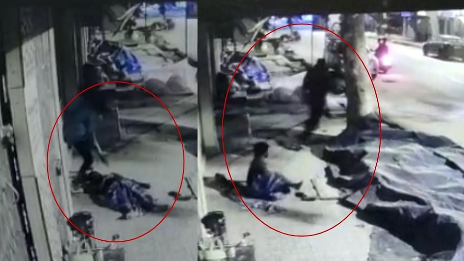 சாலையோரம் தூங்கிக் கொண்டிருந்தவரிடம் இருந்து செல்போனை திருடிச் சென்ற இளைஞர்கள்; அலறியடித்து ஓடிய வியாபாரி