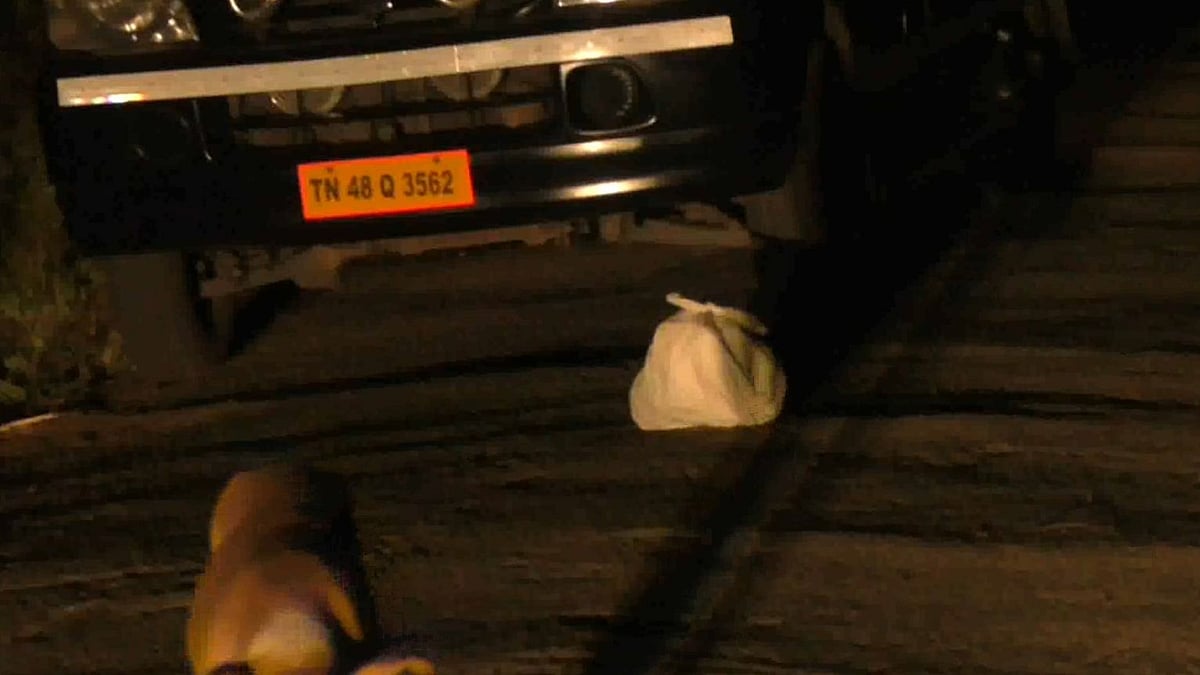 “பிளாஸ்டிக் கவரில் இறந்த சிசு..
மனநலம் பாதிக்கப்பட்ட பெண்ணை கர்ப்பமாக்கிய மர்மநபர்” : நடந்தது என்ன?