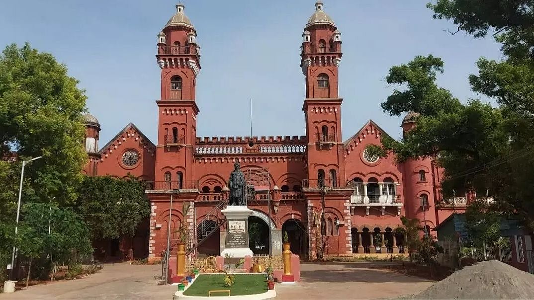 காதல் திருமணம் செய்த தங்கை.. கார் ஏற்றி கொல்ல முயன்ற அண்ணனுக்கு 7 ஆண்டு சிறை தண்டனை வழங்கிய நீதிமன்றம்!