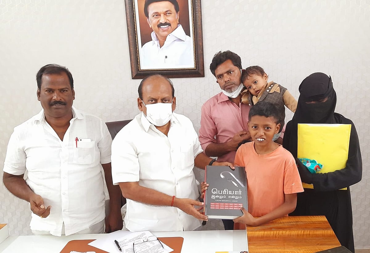 “முதல் பேட்டி முதல் அரசு வீடு வரை..” : மக்களின் மனம் உணர்ந்து அன்பு மாணவன் கலாமை கொண்டாடும் தி.மு.க அரசு!