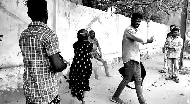 தரக்குறைவாக பேசிய ஊழியர்கள்.. நிதி நிறுவன நெருக்கடியால் தீக்குளித்து தற்கொலை - பின்னணி என்ன?