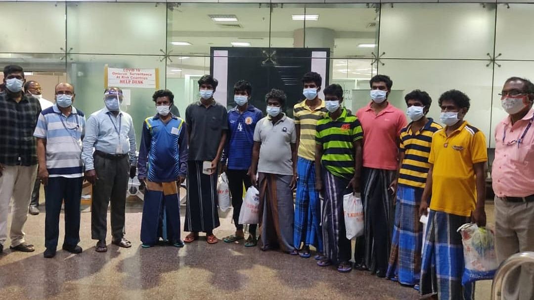 “சிறைப்பிடித்த இலங்கை கடற்படை.. தமிழக மீனவா்களை பத்திரமாக மீட்ட முதல்வர் மு.க.ஸ்டாலின்” : பின்னணி என்ன?