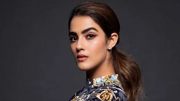 குடிபோதையில் கார் ஓட்டி விபத்து ஏற்படுத்திய நடிகை.. விசாரித்த பெண் காவலர் மீதும் தாக்குதல் நடத்தி அடாவடி!