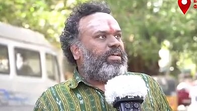 "கோட்சே இவங்களையும் போட்டுத்தள்ளி இருக்கணும்” : வன்முறைப் பேச்சு குறித்து போலிஸில் புகார்!