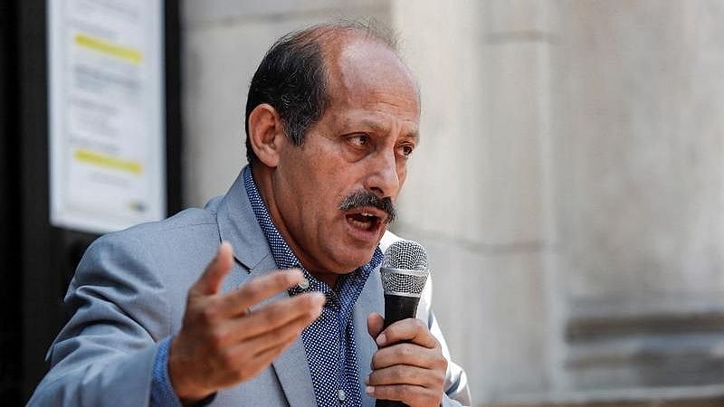 ஊழல் புகார் - மக்கள் எதிர்ப்பு: அரியணை ஏறிய ஒரே வாரத்தில் பதவியை ராஜினாமா செய்த பிரதமர் - எங்கு தெரியுமா?