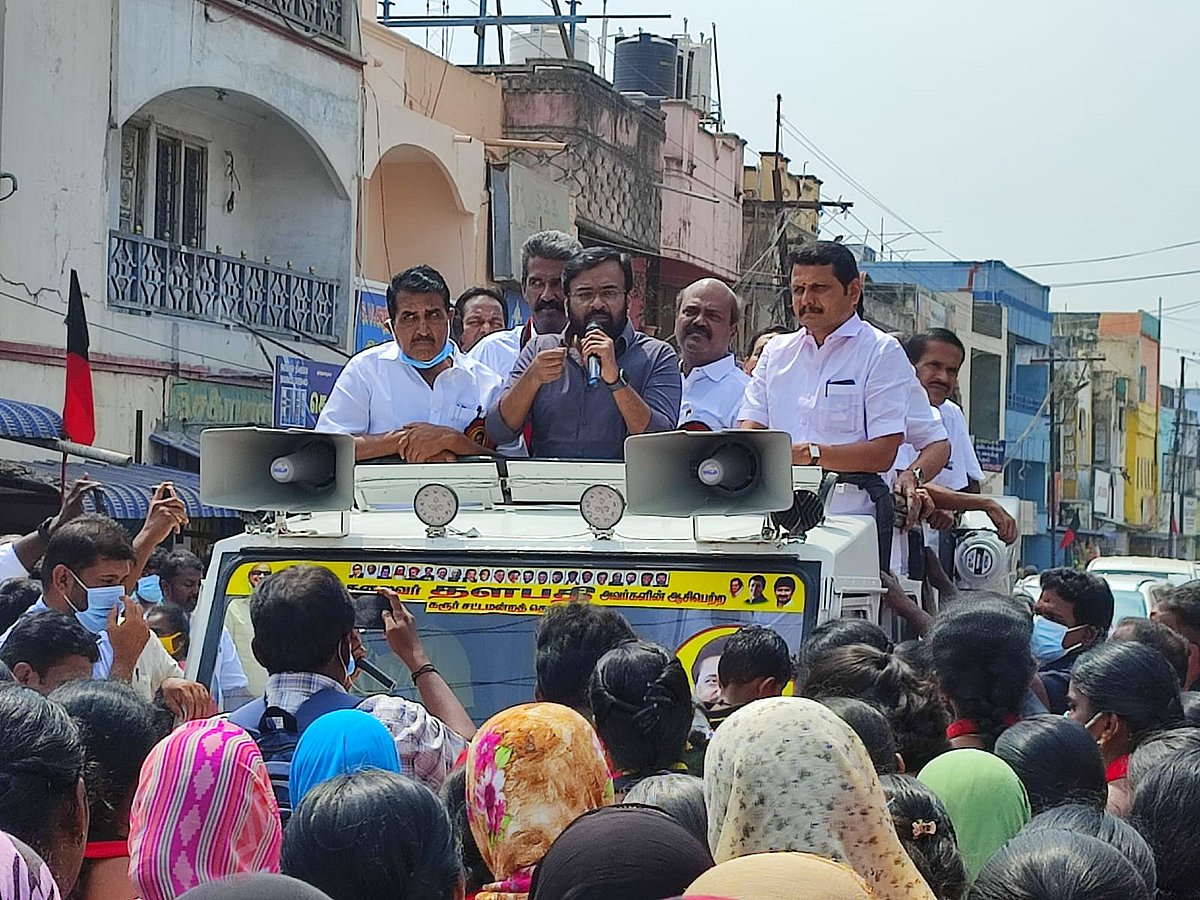 “அ.தி.மு.க காலாகாலத்துக்கும் பா.ஜ.கவின் அடிமைதான்.. தேர்தலுக்காக இந்த நாடகம்” : கரு.பழனியப்பன் பொளேர்!