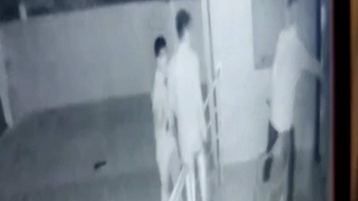 மின் இணைப்பை துண்டித்து கொள்ளை முயற்சி.. வாலிபருக்கு அரிவாள் வெட்டு - கொள்ளையர்கள் அட்டகாசம்!