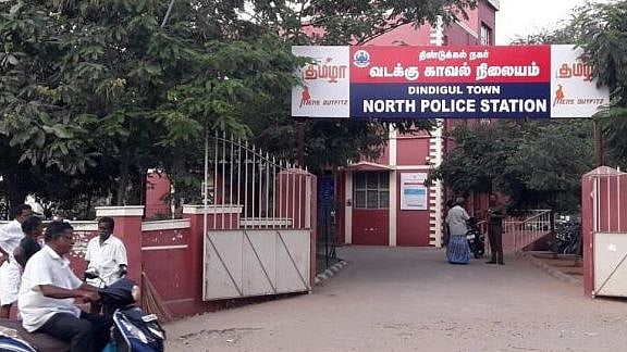 தலையில் கல்லைப் போட்டு வாலிபர் கொடூர கொலை .. 2 பேர் கைது: விசாரணையில் அதிர்ச்சி!