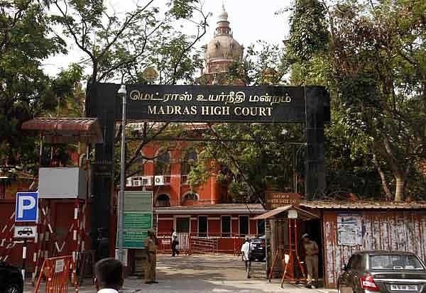 “மாணவரிடமிருந்து கூடுதலாக கட்டணம் வசூலித்த கல்லூரி” - அதிரடி உத்தரவு பிறப்பித்த சென்னை ஐகோர்ட்!