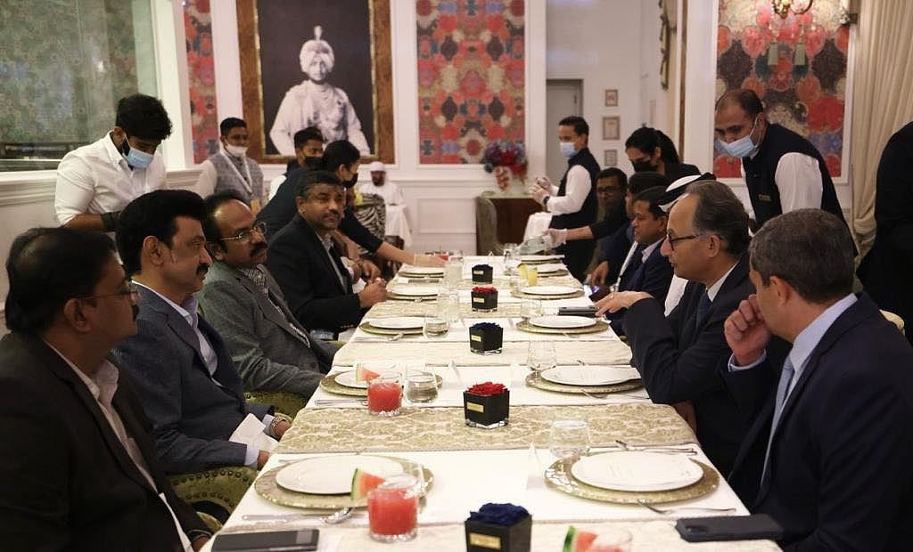 UAE அமைச்சர்களுடன் ஆலோசனை.. துபாயில் முதல் நாளன்றே மாஸ் காட்டிய முதல்வர் மு.க.ஸ்டாலின்!