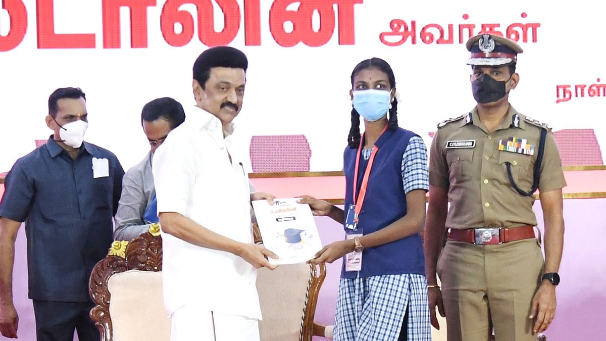 "இளைஞர்கள்
மனதில்  வெற்றி சூத்திரத்தை விதைத்த முதலமைச்சர் மு.க.ஸ்டாலின்": முரசொலி தலையங்கம்!