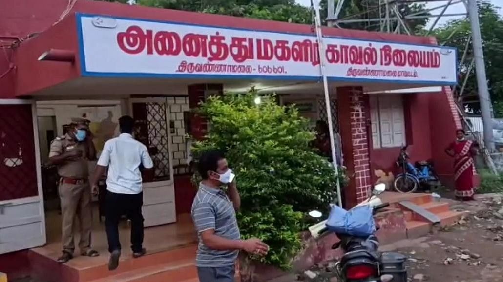 அரை பவுன் நகைக்காக பாட்டியை கட்டையால் அடித்துக் கொன்ற சிறுவர்கள்.. விசாரணையில் அதிர்ச்சி தகவல்!