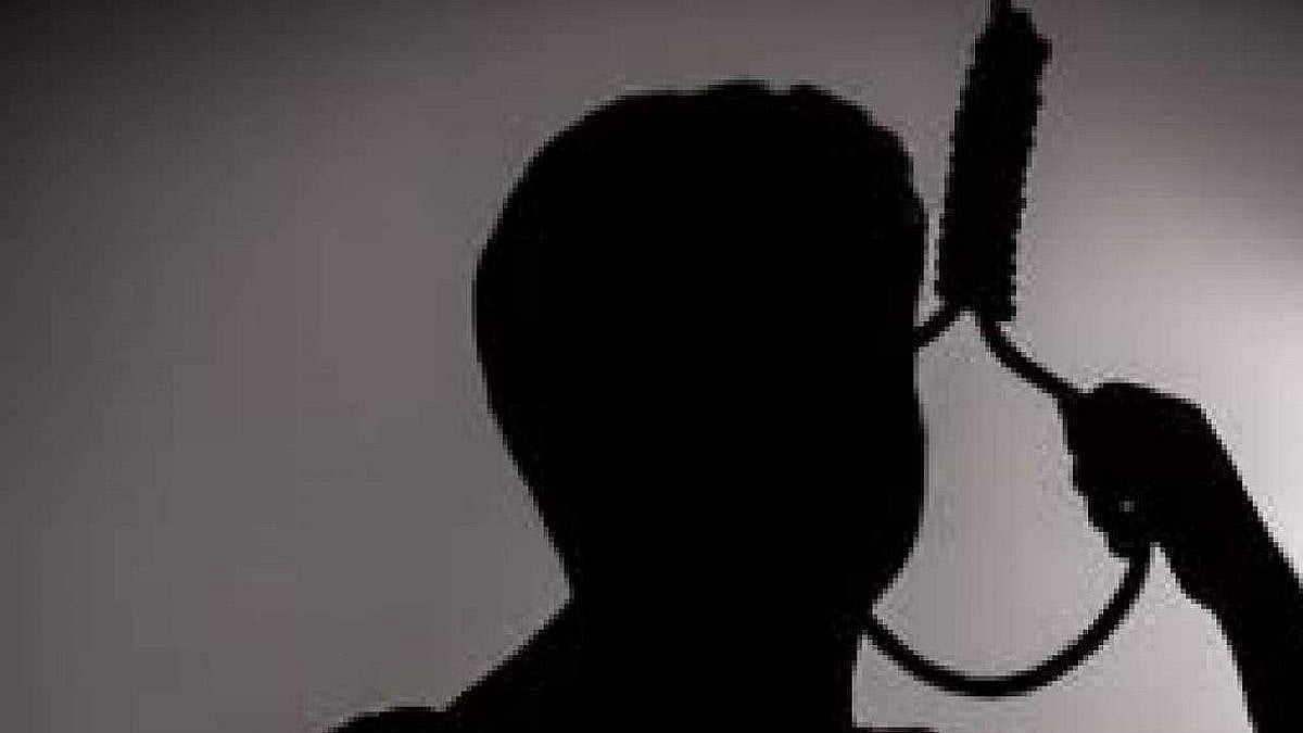 காதலி கழட்டிவிட்டதால் மன உளைச்சல்? ஹாஸ்டலில் தூக்கில் தொங்கிய பி.டெக் மாணவன்: தனியார் பல்கலையில் பரபரப்பு