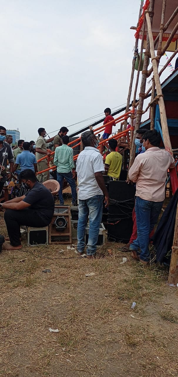 ’வாடிவாசல்’ களத்தில் நடிகர் சூர்யா : வைரலாகும் டெஸ்ட் ஷூட் புகைப்படங்கள்!