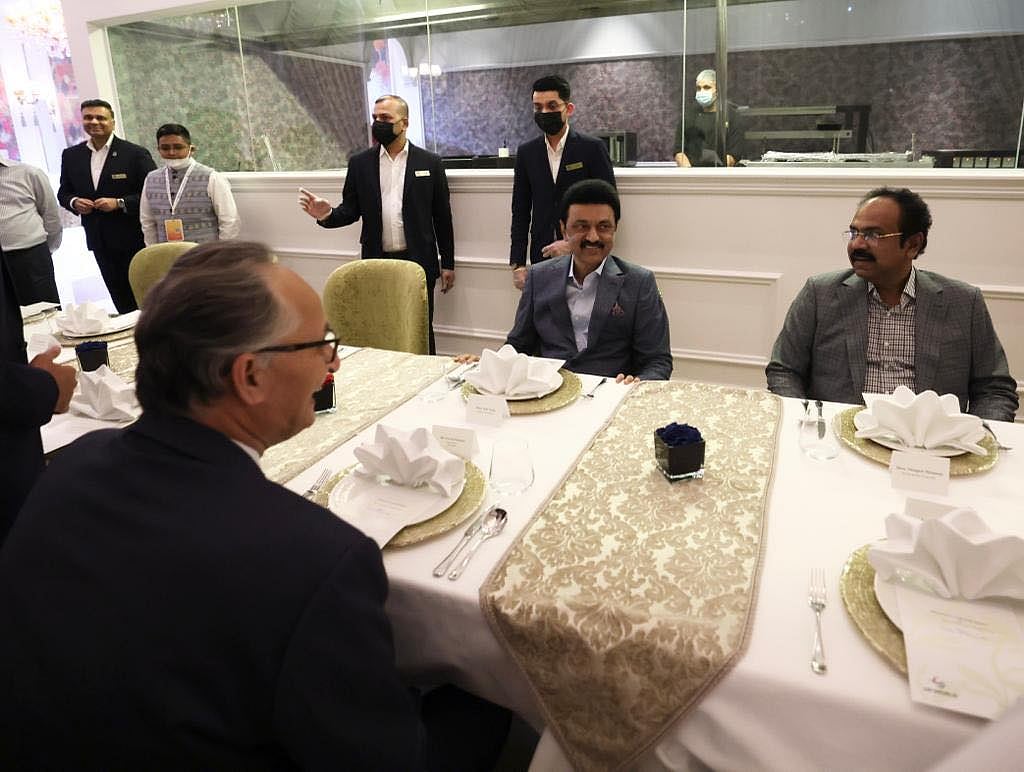 UAE அமைச்சர்களுடன் ஆலோசனை.. துபாயில் முதல் நாளன்றே மாஸ் காட்டிய முதல்வர் மு.க.ஸ்டாலின்!