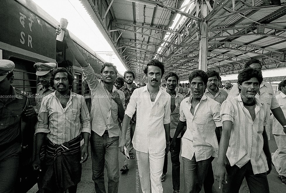 "உங்களில் ஒருவன் - படிப்படியாய் படிக்கவேண்டிய பாடம்!" : முதல்வர் மு.க.ஸ்டாலினின் நூல் குறித்த விமர்சனம்!