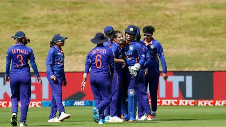 பாகிஸ்தானை வீழ்த்திய பூஜா-ராணா கூட்டணி.. வெற்றியோடு உலகக்கோப்பையை தொடங்கிய இந்தியா!