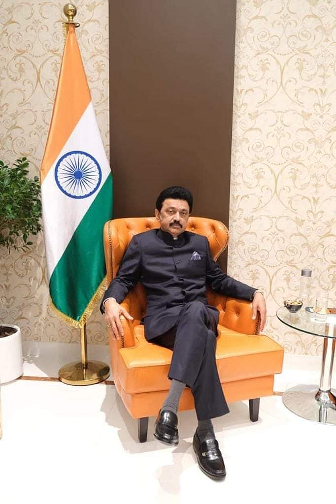 “பேரறிஞர் அண்ணா முதல் முதல்வர் மு.க.ஸ்டாலின் வரை..” : கோட் சூட்டில் கெத்து காட்டிய முதலமைச்சர்கள் !