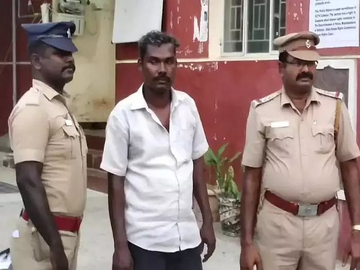 “சாவடிச்சுருவேன் உன்ன.. விடிஞ்சா நீ இருக்கமாட்ட” : SSI-யை மிரட்டிய ரவுடியை தூக்கி உள்ளே வைத்த போலிஸ்!