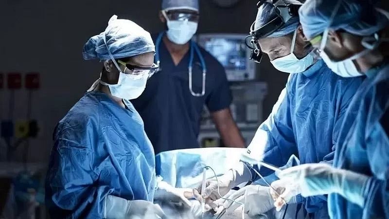 2 சிறுநீரகம், 2 கண்கள்.. இறந்தும் 4 பேரை வாழவைத்த 11 வயது சிறுமி!