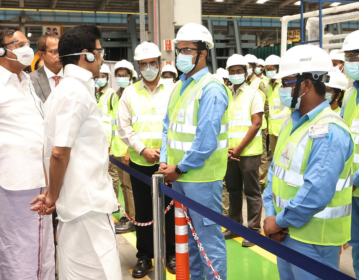 'Learn While Earn' : பிற நிறுவனங்களும் பின்பற்ற வேண்டிய திட்டம் - செயின்ட் கோபைன் நிறுவனத்தில் முதல்வர்!
