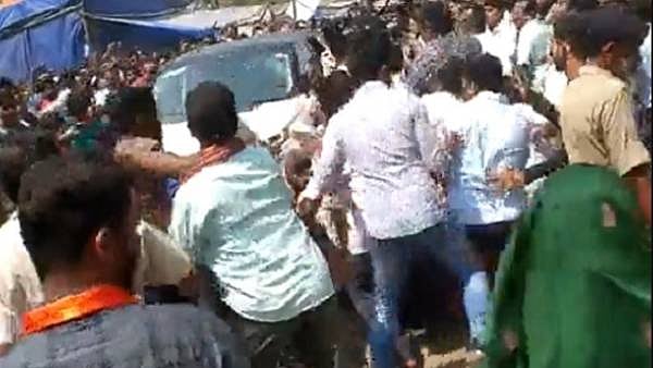 “மக்கள் கூட்டத்தில் புகுந்த கார்.. சஸ்பெண்ட் செய்யப்பட்ட MLA வெறிச்செயல்” - பதறவைக்கும் வீடியோ காட்சி!