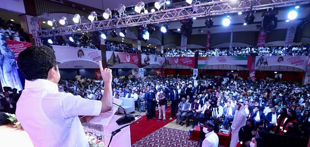 “பணத்தை எடுத்துட்டு வரல.. நான் கொண்டு வந்திருக்குறது என்னன்னா..?” - ‘பொளேர்’ பதிலடி கொடுத்த முதல்வர்!