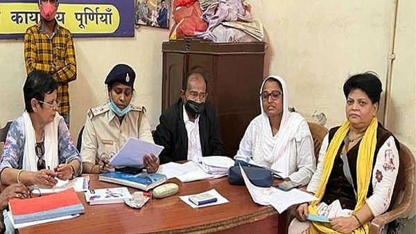 கணவனை பங்கு போட அறிவுறுத்திய கவுன்சிலிங் மையம்.. மனைவிகளின் முடிவால் ஆடிப்போன மக்கள்.. இது பீகார் மாடல்!