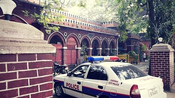 இல்லாத நிறுவனத்திற்கு  வங்கியில் ரூ.1 கோடி கடன் வாங்கிய கும்பல்: விசாரணையில் வெளிவந்த உண்மை!