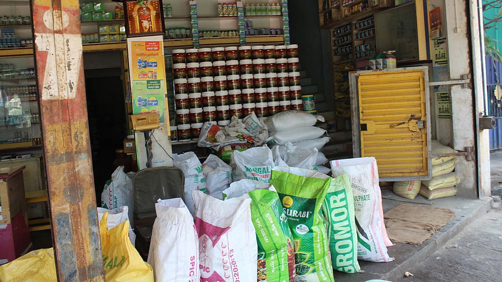 “விவசாயிகளை கட்டாயப்படுத்தக் கூடாது.. மீறினால்.. ” : உரக்கடைகளுக்கு தமிழ்நாடு அரசு அதிரடி எச்சரிக்கை!