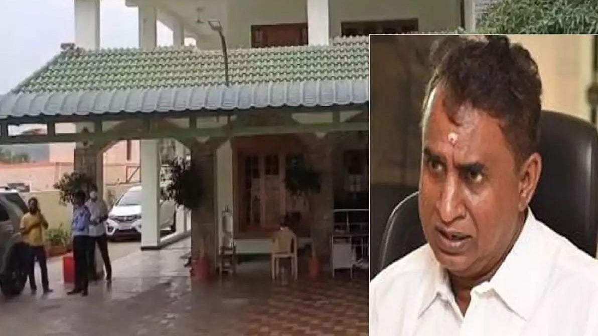 11 கிலோ தங்கம்.. 118 கிலோ வெள்ளி.. S.P.வேலுமணிக்கு தொடர்புடைய இடங்களில் தோண்டி எடுத்த லஞ்ச ஒழிப்புத்துறை!