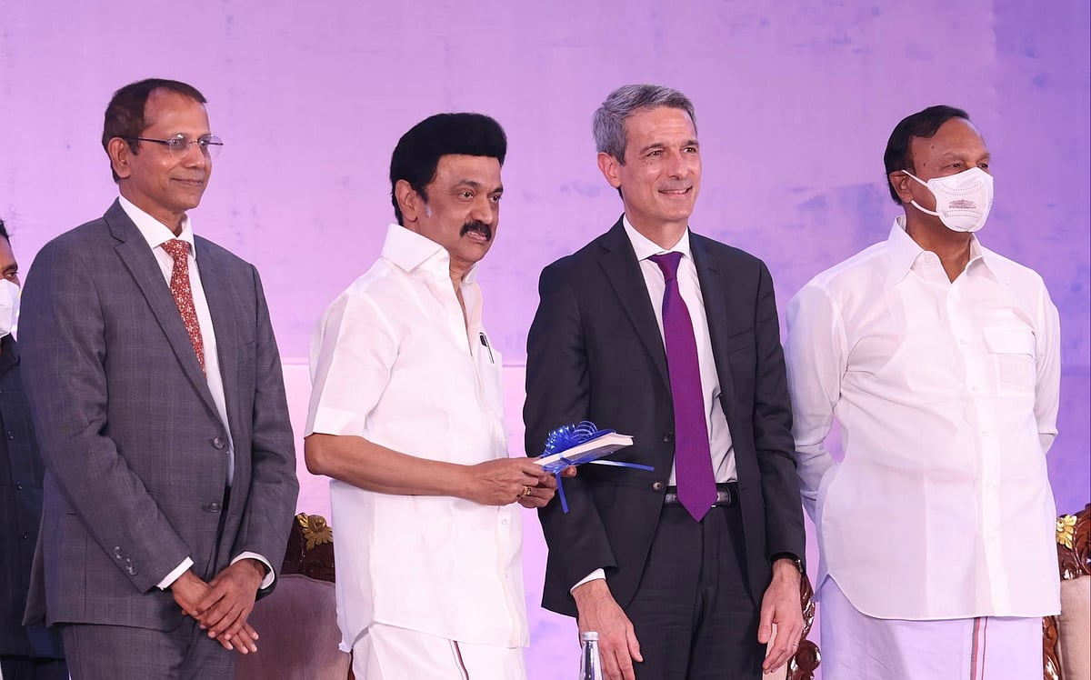 'Learn While Earn' : பிற நிறுவனங்களும் பின்பற்ற வேண்டிய திட்டம் - செயின்ட் கோபைன் நிறுவனத்தில் முதல்வர்!