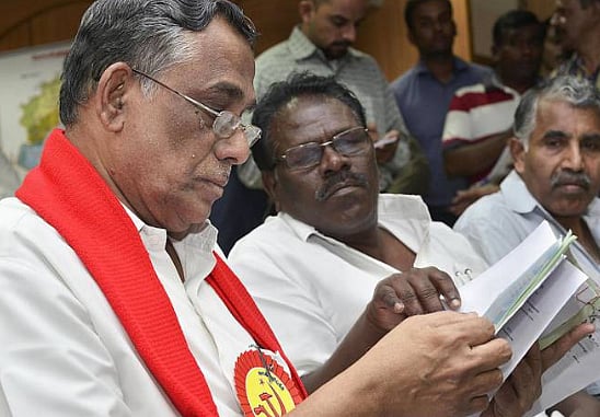 “கேள்வி கேட்க என்ன அருகதை இருக்கிறது..?” : வாயை கொடுத்து வாங்கிக் கட்டிக் கொண்ட வானதி - கோவை MP பதிலடி!