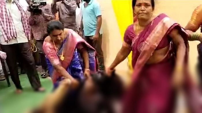 காதலன் திருமணத்தில் காதலிக்கு அடி உதை: தெலங்கானாவில் முடியை பிடித்து இழுத்து தாக்கிய மணமகனின் உறவினர்!