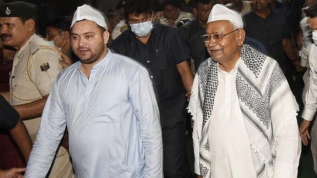 தேஜஸ்வி வீட்டு இப்தார் விருந்தில் கலந்து கொண்ட நிதிஷ்குமார்: கூட்டணியில் விரிசல்.. கலங்கும் பாஜக மேலிடம்!