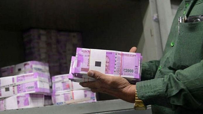 “50 ஆயிரம் கொடுத்தா போதும்.. ஷார்ப்பா வேலை முடியும்” : சிக்கிய அதிகாரிகள் - துப்பு துலங்கியது எப்படி ?