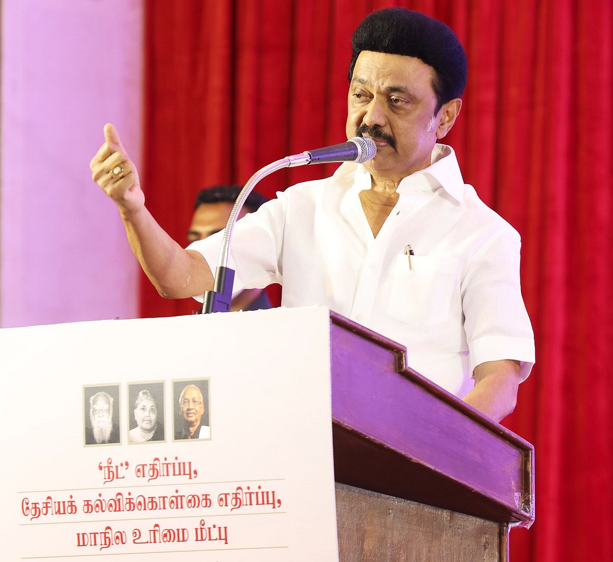 “எத்தனையோ பூச்சாண்டிகளை பார்த்துக்கிறேன்.. சலசலப்புக்கு அஞ்சமாட்டேன்” : முதலமைச்சர்  ஆவேச பேச்சு !