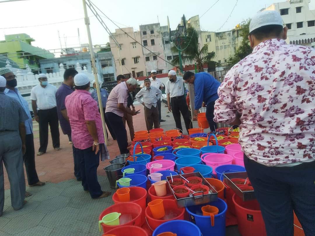 “இதுதான் தமிழ்நாடு”: இஸ்லாமியர்கள் நோன்பு திறக்க உணவு வழங்கும் இந்துக்கள்.. 40 ஆண்டுகளாக தொடரும் வழக்கம்!