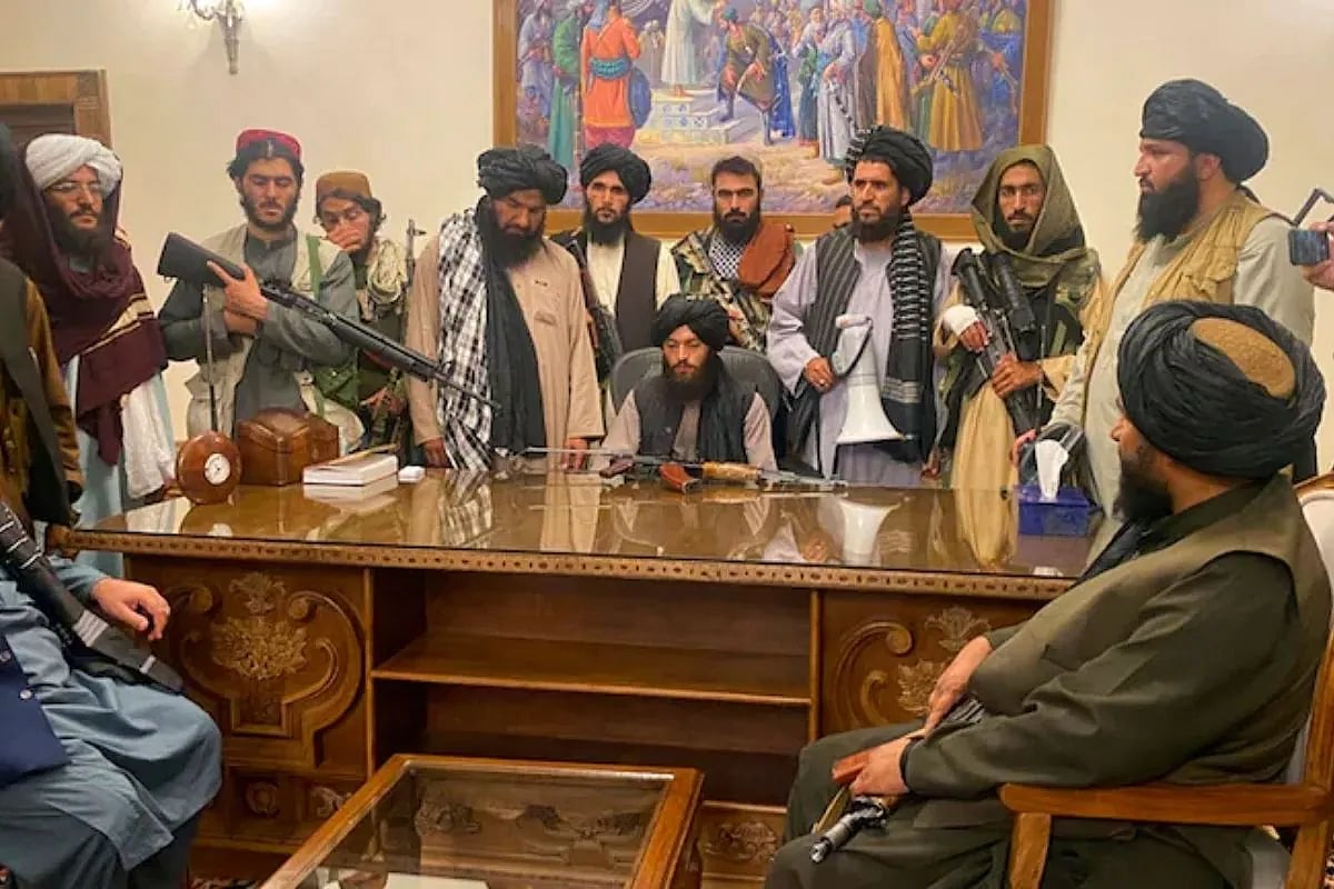 ட்விட்டரை வாங்கிவிட்டு டெஸ்லாவின் பங்கு விற்பனை.. எலான் மஸ்க்கின் திட்டம் என்ன? #5IN1_WORLD