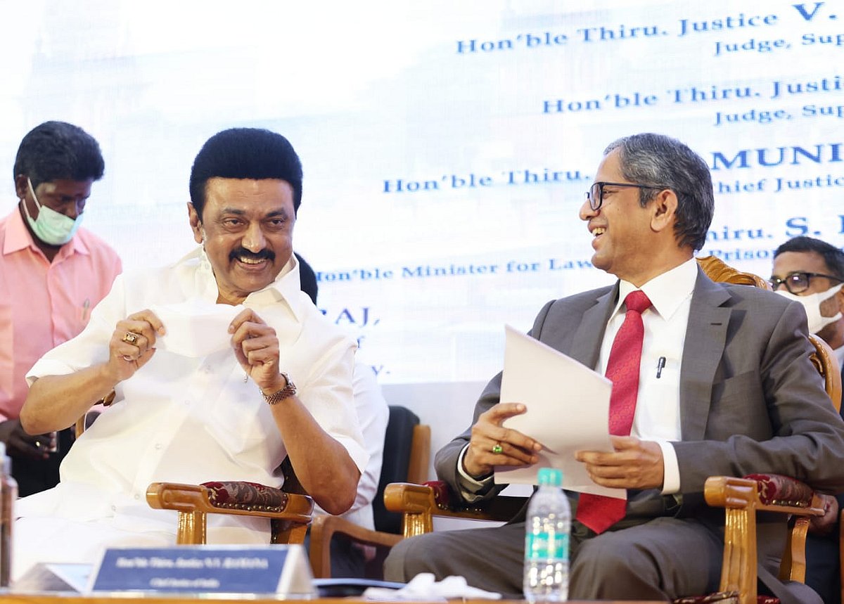 “விசாரணை புரியும்படி இருக்கவேண்டும்- மந்திரங்களை போல புரியாததாக இருக்கக்கூடாது”: SC தலைமை நீதிபதி பேச்சு!