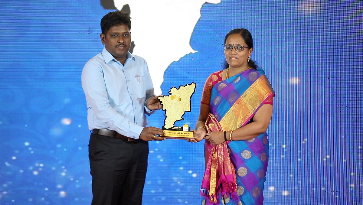 “சேலத்திற்கு பெருமை சேர்த்தவர்களை கொண்டாடிய கலைஞர் செய்திகள்” : “எங்கள் ஊர்; எங்கள் பெருமை” விருது விழா!