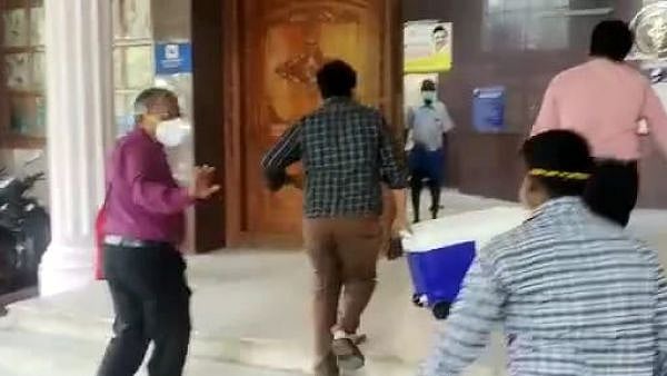 1 மணி நேரத்தில் மதுரை to சென்னை.. பறந்து வந்த கல்லீரல்: உடனடி அறுவை சிகிச்சை- அசத்திய அரசு மருத்துவர்கள்!