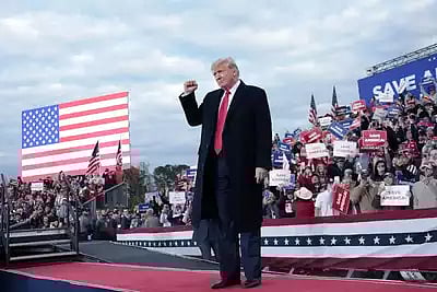 மீண்டும் அமெரிக்க அதிபராக டொனால்ட் டிரம்ப்..? - கருத்துக்கணிப்பிலும் முன்னிலை! | #5in1_World